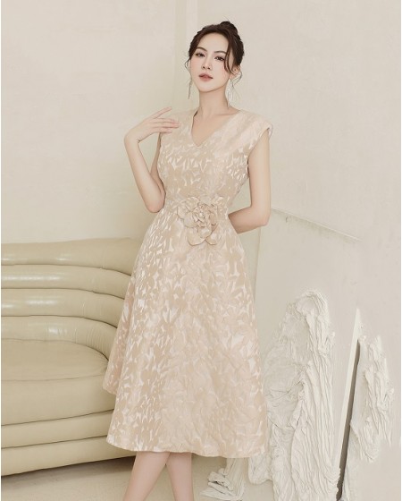 ĐẦM XÒE VẢI GẤM EO ĐÍNH HOA HỒNG  - 2725