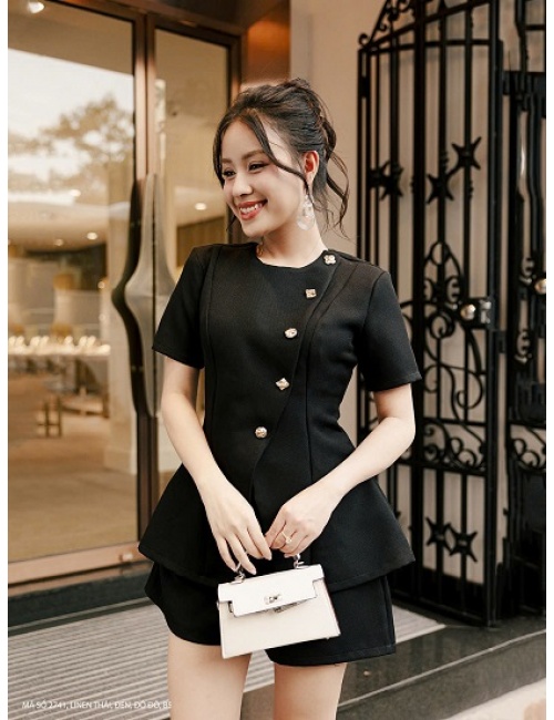 Bộ Áo Và Quần Ngắn Kết 5 Nút - 2741