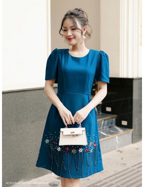 Đầm Suông Tay Ngắn Cổ Thuyền Kết Hạt Và Hoa Sang Trọng - 2743