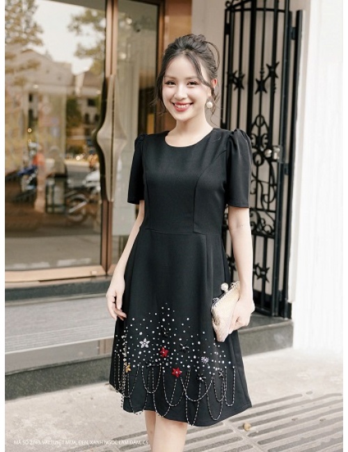 Đầm Suông Tay Ngắn Cổ Thuyền Kết Hạt Và Hoa Sang Trọng - 2743