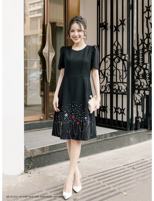 Đầm Suông Tay Ngắn Cổ Thuyền Kết Hạt Và Hoa Sang Trọng - 2743