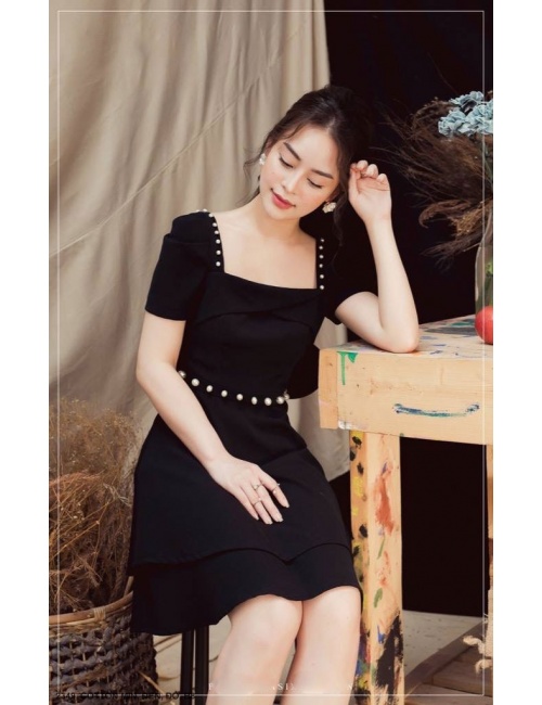 Đầm Cổ Vuông Tay Ngắn Kết Cườm Eo Vào Vòng Vai - 2349