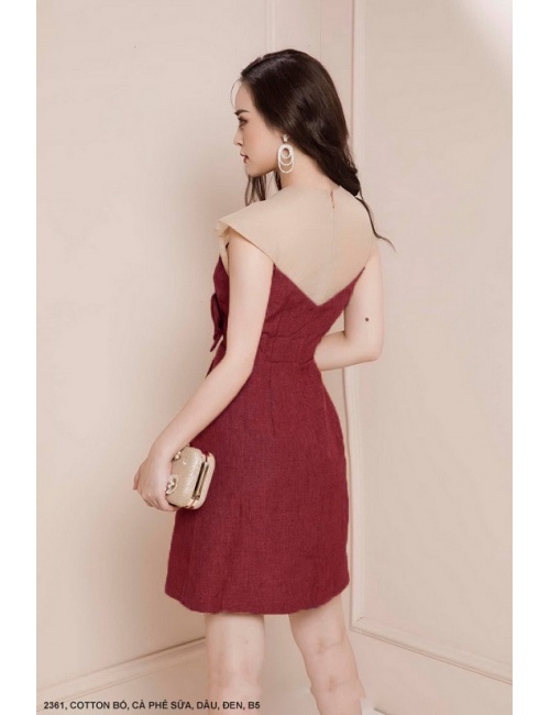 Đầm Hình Hoa Hồng Lớn Trước Ngực - 2361