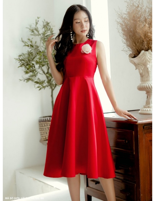 Đầm Xòe Sát Nách Cài Hoa Trước Ngực - 2470