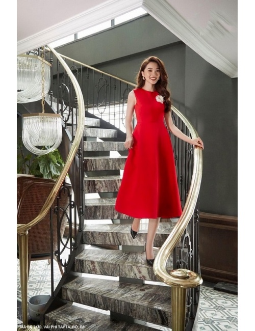 Đầm Xòe Sát Nách Cài Hoa Trước Ngực - 2470