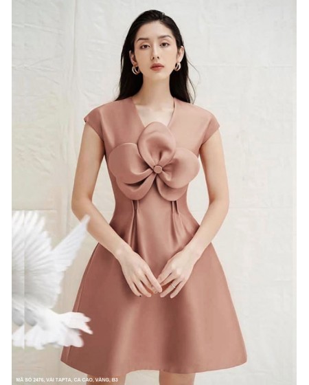 Đầm Xòe Cổ Tim Đính Hoa Lớn Trước Ngực - 2476