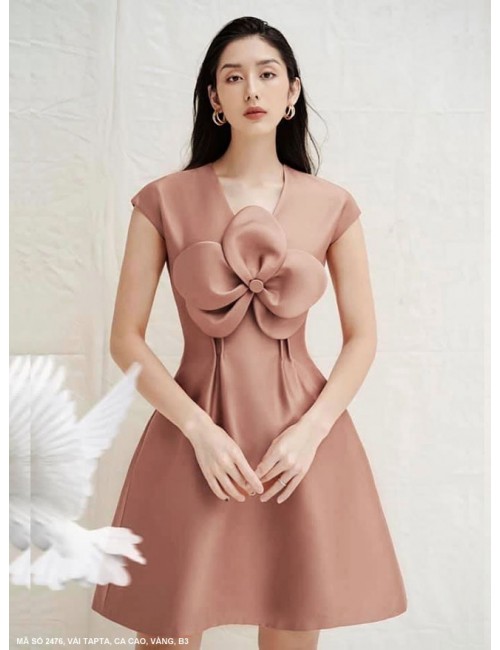 Đầm Xòe Cổ Tim Đính Hoa Lớn Trước Ngực - 2476