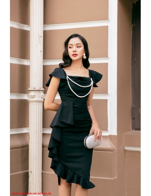 Đầm Ôm Cổ Vuông Dún Đính Chuỗi Hạt - 2485