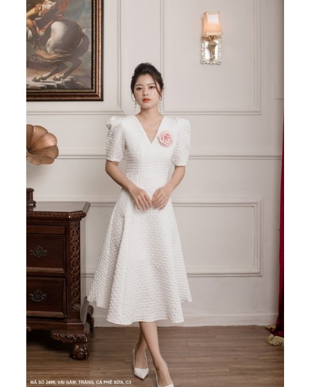 ĐẦM XÒE CỔ TIM TAY NGẮN PHỒNG ĐÍNH HOA HỒNG TRƯỚC NGỰC-2499