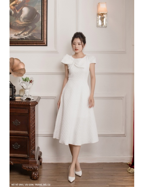 Đầm Gấm Cổ Thuyền Đính Nơ Cổ Sang Trọng - 2503