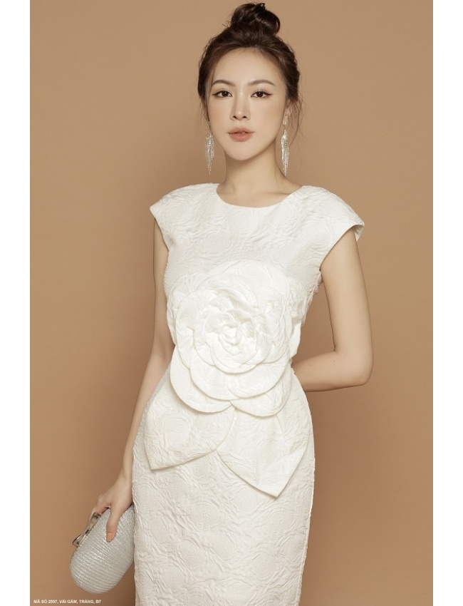 Đầm Dự Tiệc Gấm Hoa Hồng Lớn Trước Ngực Sang Trọng - 2597