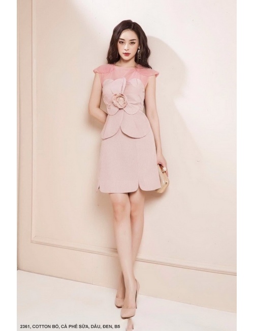 Đầm Hình Hoa Hồng Lớn Trước Ngực - 2361