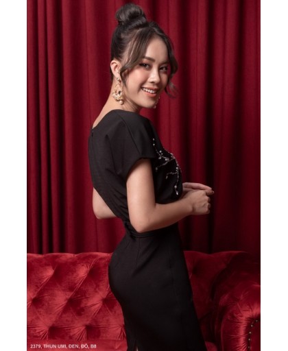 ĐẦM ÔM SÁT NÁCH CỔ TIM KHOÉT SÂU - 2379 ĐẦM ÔM SÁT NÁCH CỔ TIM KHOÉT SÂU - 2379