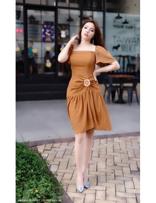 Đầm Cúp Ngực Có Tay Ngắn Eo Đính Hoa Hồng - 2385