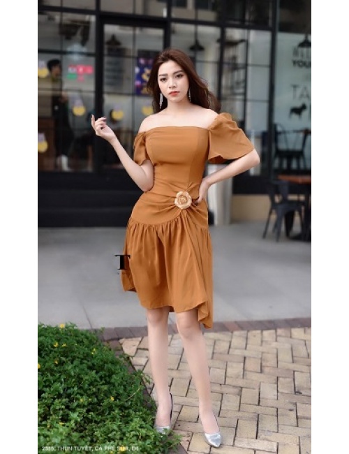 Đầm Cúp Ngực Có Tay Ngắn Eo Đính Hoa Hồng - 2385