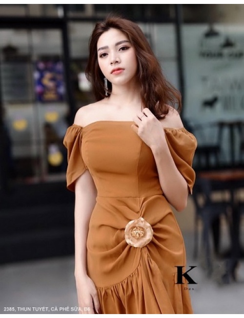 Đầm Cúp Ngực Có Tay Ngắn Eo Đính Hoa Hồng - 2385