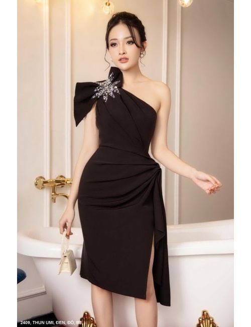 Đầm Cổ Xéo Thắt Nơ Lớn Trên Vai Đính Cườm - 2409