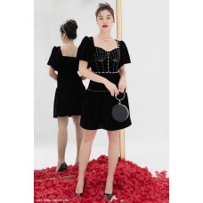 ĐẦM CỔ VUÔNG TAY NGẮN ĐÍNH CƯỜM - 2412