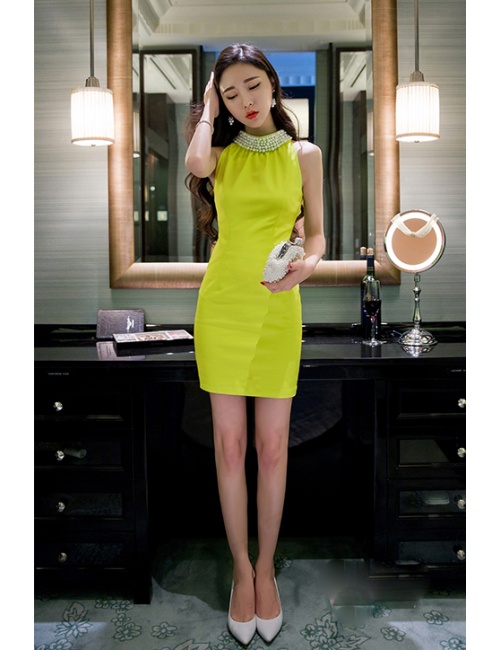 Đầm Cổ Yếm Kết Ngọc Trai - 69