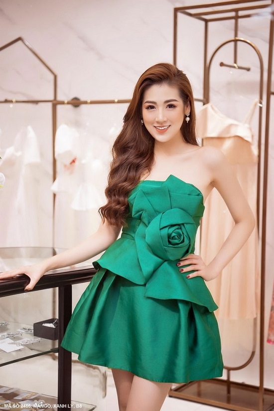 Đầm Xòe Cúp Ngực Xếp Hoa Hồng Lớn Trước Ngực - 2466 (2466) chụp thực tế - Thời Trang Minh Ngọc