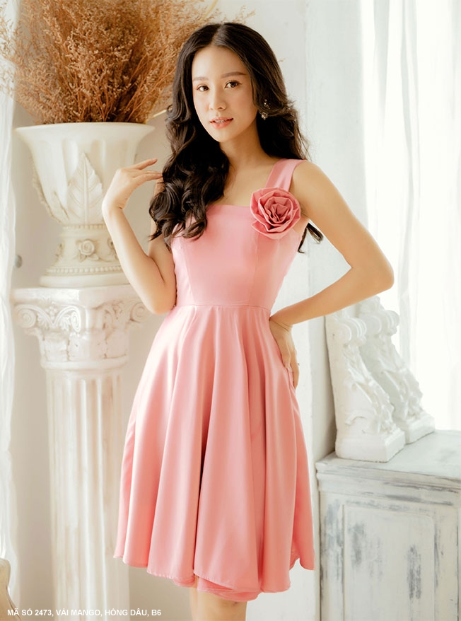 Đầm Xòe Sát Nách Đính Nơ Trước Ngực - 2475 - 2475 chụp thực tế tại Thời Trang Minh Ngọc