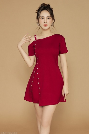Bộ Quần Ngắn Và Áo Vai Xếch Xẻ Tà Cá Tính - 2647 (2647) chụp thực tế - Thời Trang Minh Ngọc