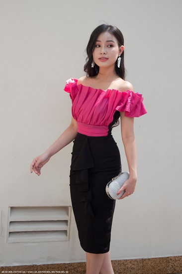 Đầm Xếp Ly Hở Vai Quyến Rũ - 2635 - 2635 chụp thực tế tại Thời Trang Minh Ngọc