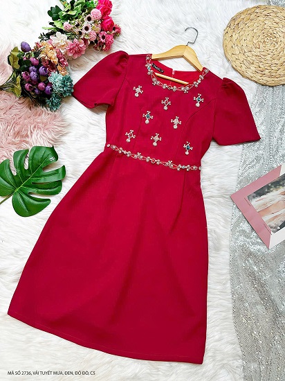 Đầm Suông Tay Ngắn Cổ Thuyền Kết Hạt Xoàn Sang Trọng - 2736 (2736) chụp thực tế - Thời Trang Minh Ngọc