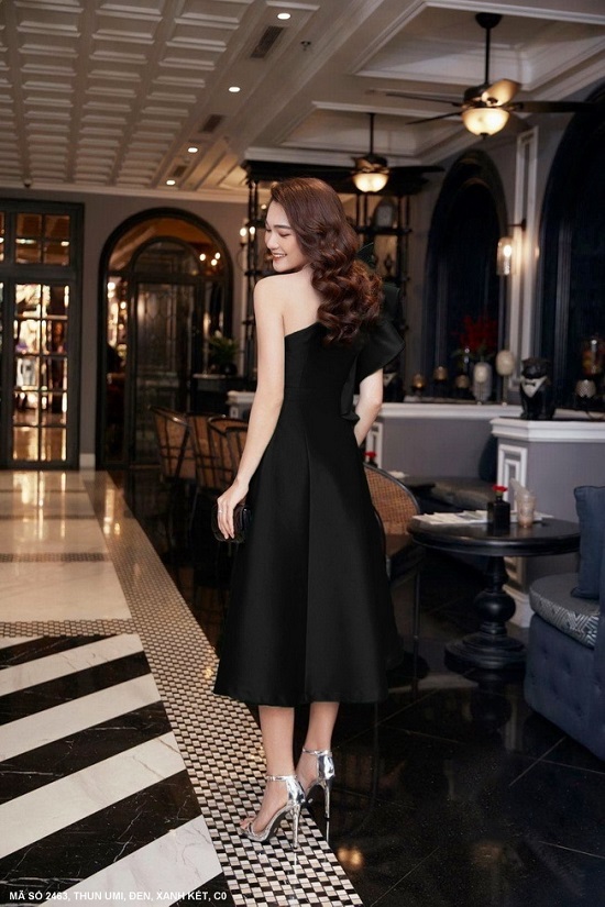 Đầm Xòe Cổ Xéo Vai Đính Hoa Lớn - 2463 - 2463 chụp thực tế tại Thời Trang Minh Ngọc