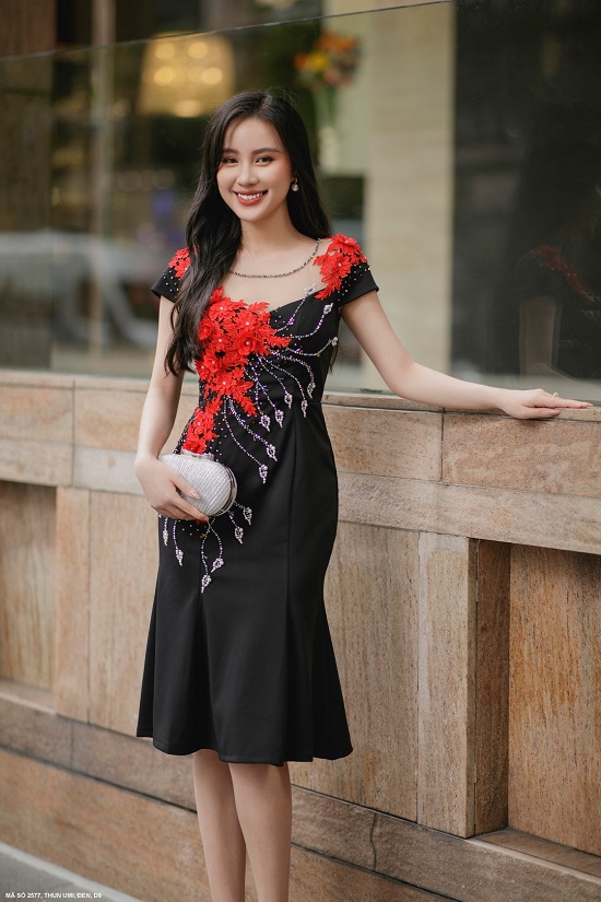 Đầm Trung Niên Phối Ren Hoa - 2577 (2577) chụp thực tế - Thời Trang Minh Ngọc